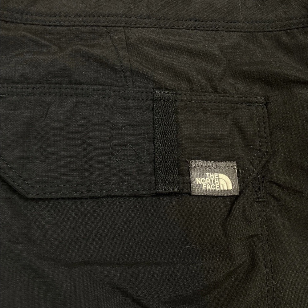 The North Face Women’s Black Hiking size 8 Shorts - Picture 3 of 9